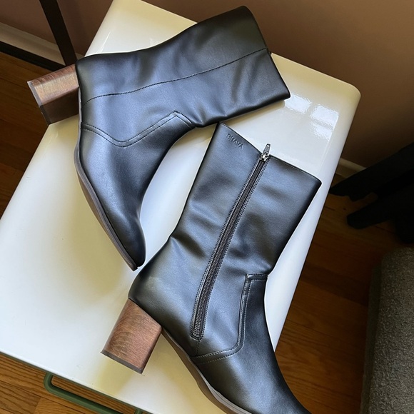 Bhava Lauren Wood Heel Boot Size 41 - Picture 6 of 10